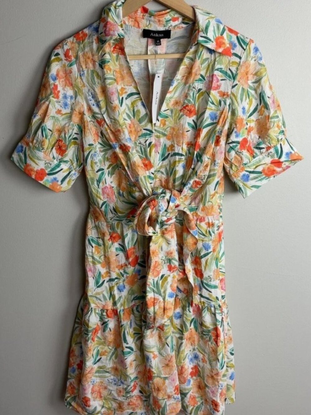 NWT Aakaa Floral Tie Front Mini Dress Size Medium Tiered Short Sleeve White Wm’s